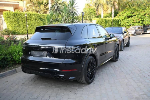 Porsche Cayenne 2022 Black Automatic Used for Sale in Cairo - 5
