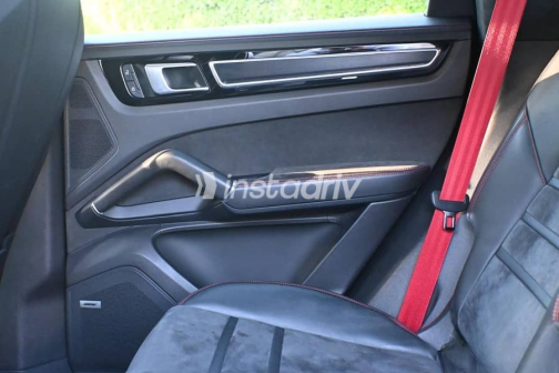 Porsche Cayenne 2022 Black Automatic Used for Sale in Cairo - 8