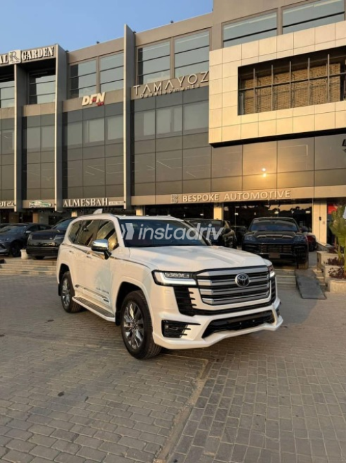 Toyota Land Cruiser 2026 White Automatic New for Sale in Cairo - 1