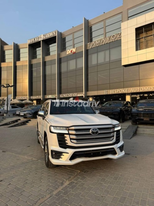 Toyota Land Cruiser 2026 White Automatic New for Sale in Cairo - 2