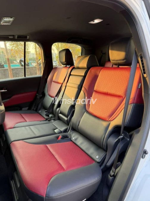 Toyota Land Cruiser 2026 White Automatic New for Sale in Cairo - 9
