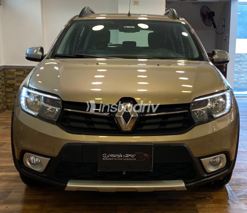 Renault Sandero 2021 Bronze Automatic Used for Sale in Heliopolis - 6