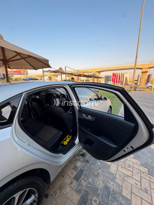 Kia Grand Cerato 2023 Gray Automatic Used for Sale in Giza - 3