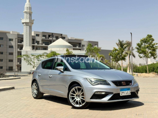 Seat Leon 2019 Silver Automatic Used for Sale in Sheraton - 7