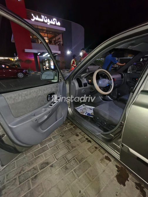 Hyundai Verna 2016 Champagne Manual Used for Sale in Giza - 5