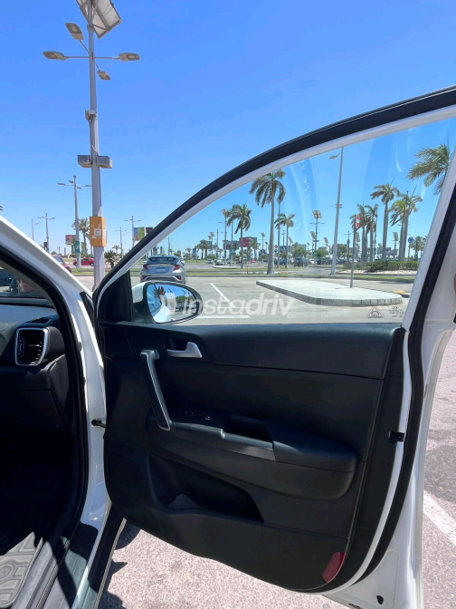 Kia Sportage 2019 White Automatic Used for Sale in Alexandria - 2