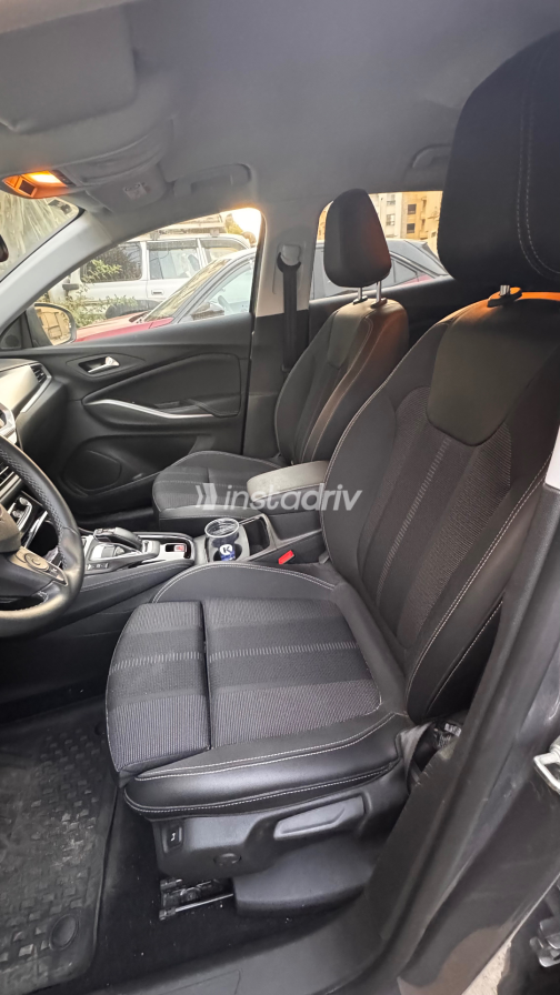 Opel Grandland 2024 Silver Automatic Used for Sale in Cairo - 6
