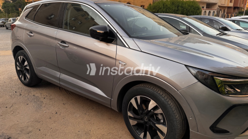 Opel Grandland 2024 Silver Automatic Used for Sale in Cairo - 7