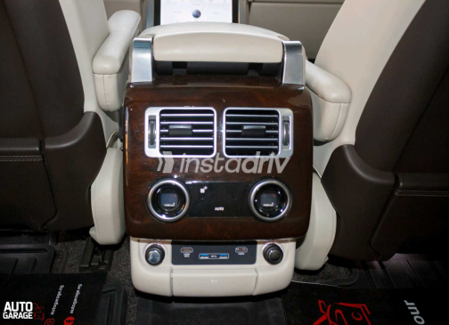 Land Rover Range Rover 2021 White Automatic Used for Sale in Cairo - 3