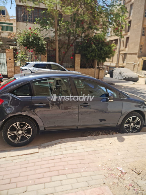 Citroën C4 2011 Gray Automatic Used for Sale in Giza - 3