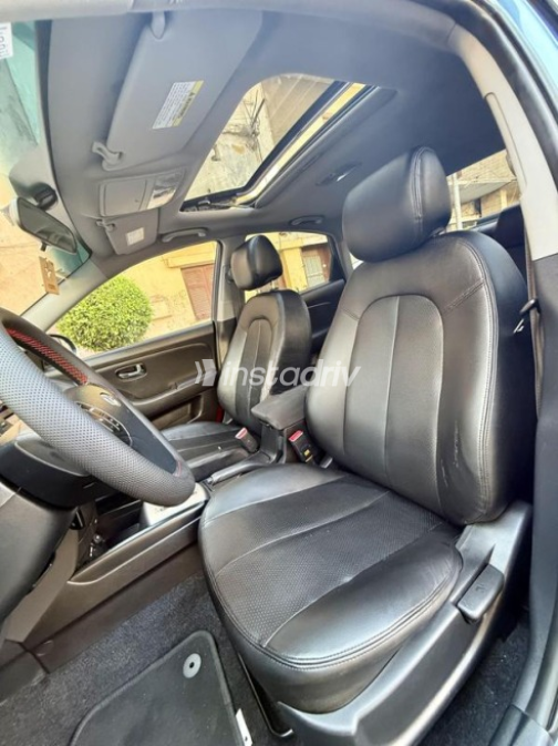 Hyundai Elantra 2023 Dark Blue Automatic Used for Sale in Cairo - 10