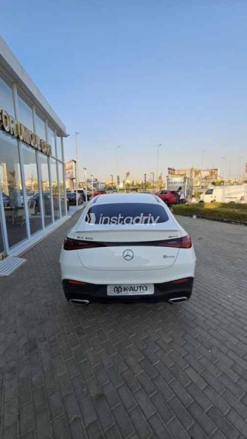 Mercedes GLC 300 2025 White Automatic Used for Sale in Sheikh Zayed City - 4