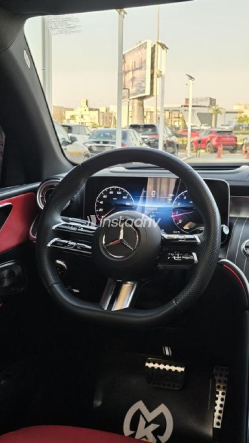 Mercedes GLC 300 2025 White Automatic Used for Sale in Sheikh Zayed City - 8