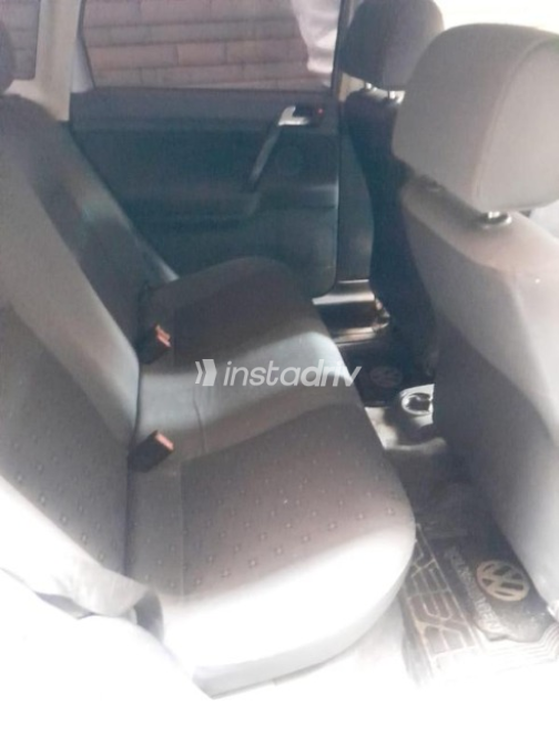 Volkswagen Polo 2004 Silver Automatic Used for Sale in Alexandria - 8