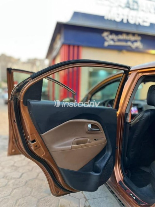 Kia Rio 2013 Gold Automatic Used for Sale in Nasr city - 6