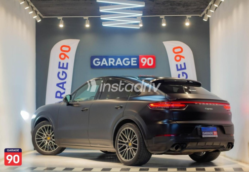 Porsche Cayenne 2022 Black Automatic Used for Sale in Cairo - 6