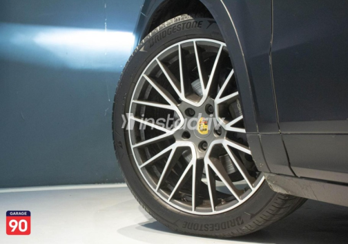 Porsche Cayenne 2022 Black Automatic Used for Sale in Cairo - 8