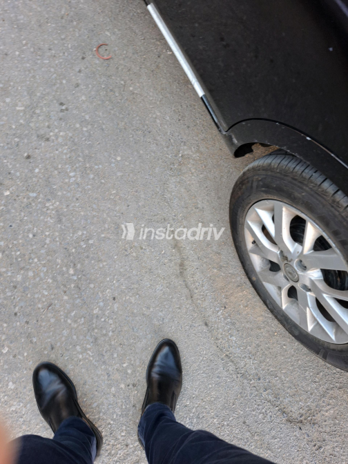 نيسان صنى 2019 أسود أوتوماتيك مستعملة للبيع في العاشر من رمضان - 2
