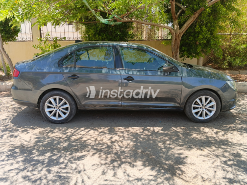 Seat Toledo 2016 Green Automatic Used for Sale in Heliopolis - 3