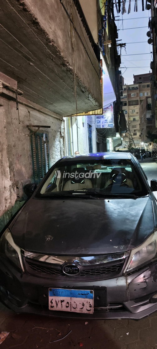 بى واى دى‬ F3 2017 رمادي يدوي مستعملة للبيع في القاهرة - 4