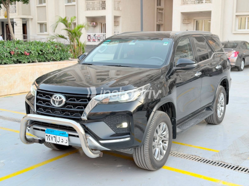 Toyota Fortuner 2024 Black Automatic Used for Sale in Nasr city - 2