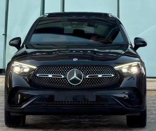 مرسيدس GLC 300 2025 أسود أوتوماتيك مستعملة للبيع في مدينة الشيخ زايد