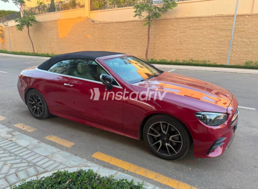 Mercedes E 200 2021 Red Automatic Used for Sale in Mokattam - 4