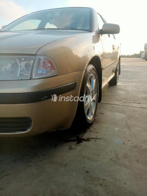 Skoda Octavia A4 2005 Gold Automatic Used for Sale in Edku - 4