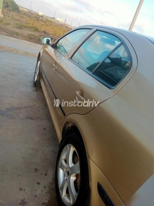 Skoda Octavia A4 2005 Gold Automatic Used for Sale in Edku - 7