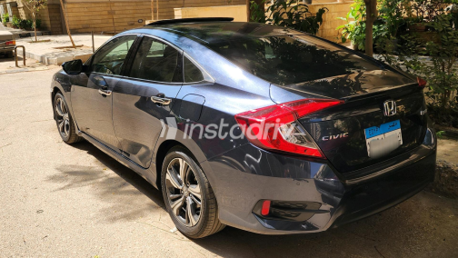 Honda Civic 2021 White Automatic Used for Sale in Maadi - 4