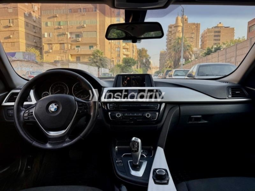 BMW 318 2016 Red Automatic Used for Sale in Heliopolis - 9