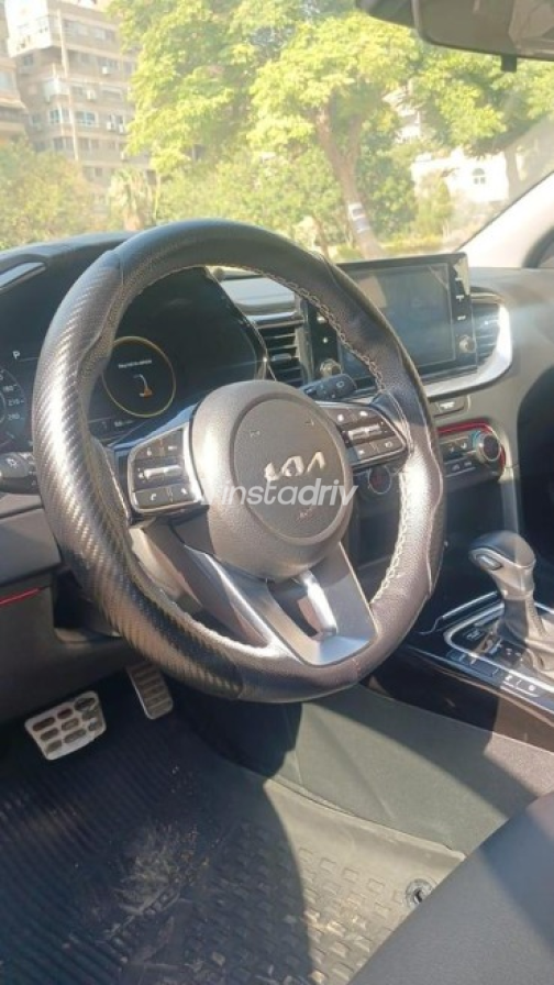 Kia Xceed 2023 White Automatic Used for Sale in Heliopolis - 7