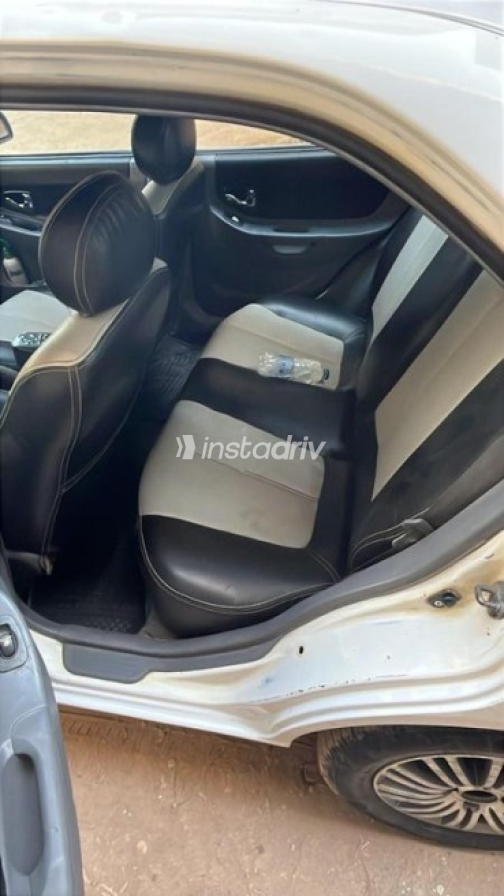 Hyundai Venue 2007 White Automatic Used for Sale in Mansoura - 4