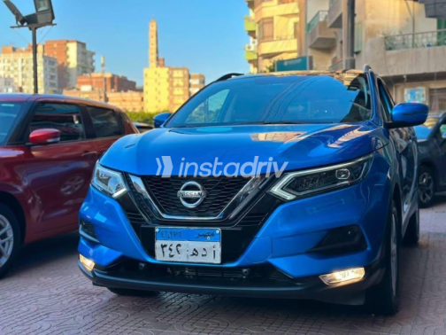 نيسان قشقاي 2019 أزرق غامق أوتوماتيك مستعملة للبيع في الفيوم - 1