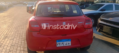 Suzuki Swift 2022 Red Automatic Used for Sale in Giza - 4