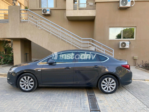 Opel Astra 2016 Dark Gray Automatic Used for Sale in Cairo - 4