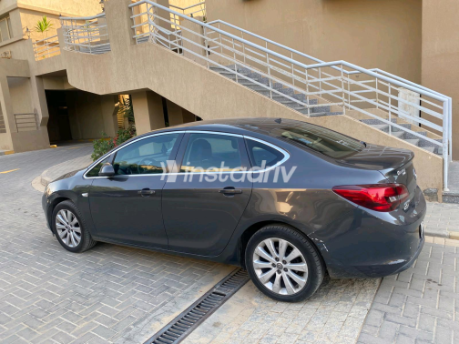Opel Astra 2016 Dark Gray Automatic Used for Sale in Cairo - 8