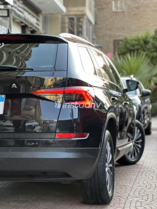 سكودا كودياك 2021 أسود أوتوماتيك مستعملة للبيع في الفيوم - 4