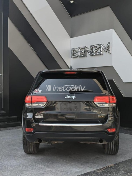 Jeep Grand Cherokee 2018 Black Automatic Used for Sale in Cairo - 2