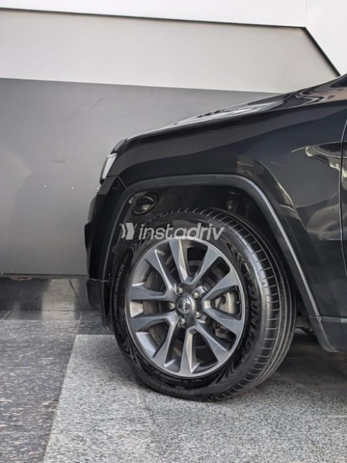 Jeep Grand Cherokee 2018 Black Automatic Used for Sale in Cairo - 3