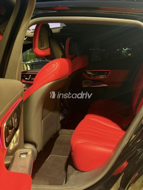 مرسيدس GLC 300 2025 أسود أوتوماتيك مستعملة للبيع في مدينة الشيخ زايد - 5