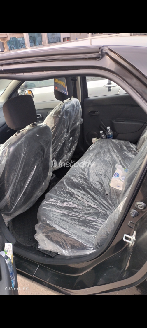 Renault Logan 2021 Black Manual Used for Sale in Qalyubia - 2
