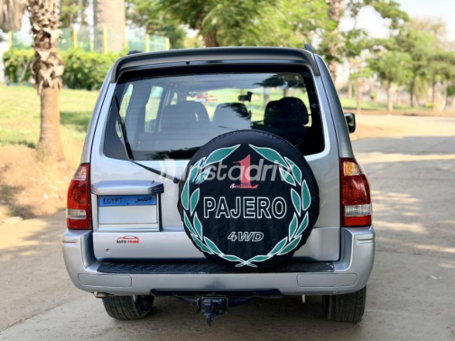 Mitsubishi Pajero 2005 Silver Automatic Used for Sale in Cairo - 5
