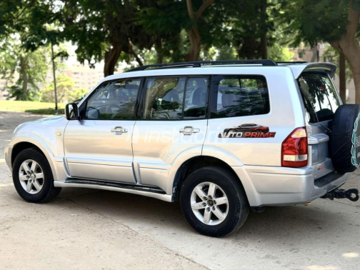 Mitsubishi Pajero 2005 Silver Automatic Used for Sale in Cairo - 9