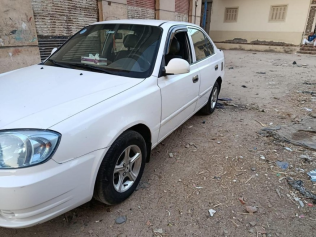 هيونداي فيرنا 2015 أبيض أوتوماتيك مستعملة للبيع في البحيرة