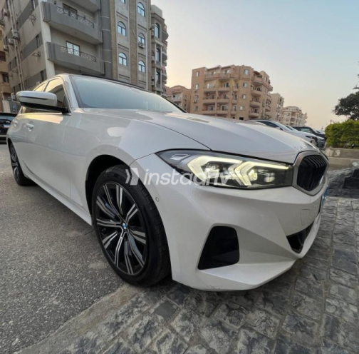BMW 320 2024 White Automatic Used for Sale in Cairo - 4