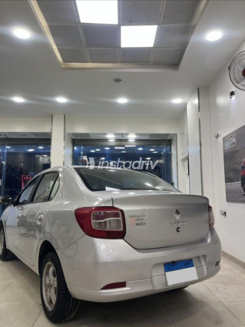 Renault Logan 2017 Silver Automatic Used for Sale in El Haram - 4