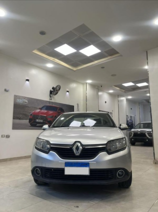 Renault Logan 2017 Silver Automatic Used for Sale in El Haram