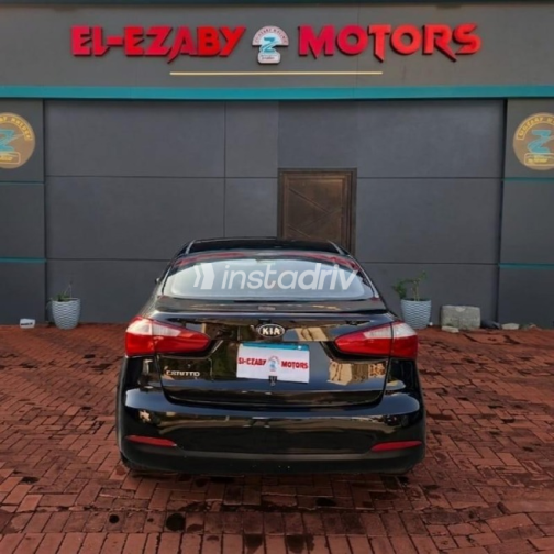 Kia Cerato 2017 White Automatic Used for Sale in Greater Cairo ( Cairo + Giza) - 4
