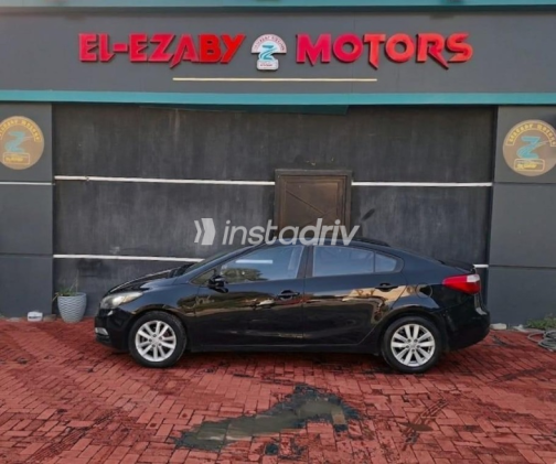 Kia Cerato 2017 White Automatic Used for Sale in Greater Cairo ( Cairo + Giza) - 5